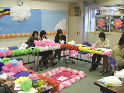 �������i