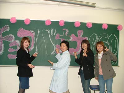 �������i