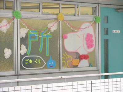 �������i