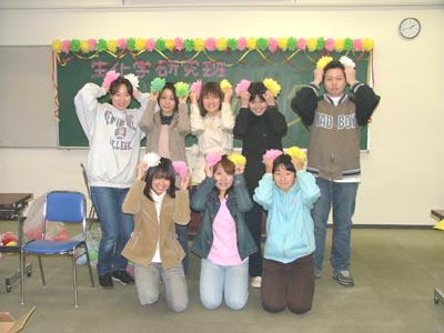 �������i