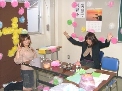 �������i