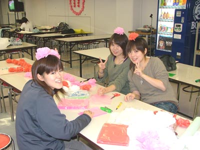 �������i